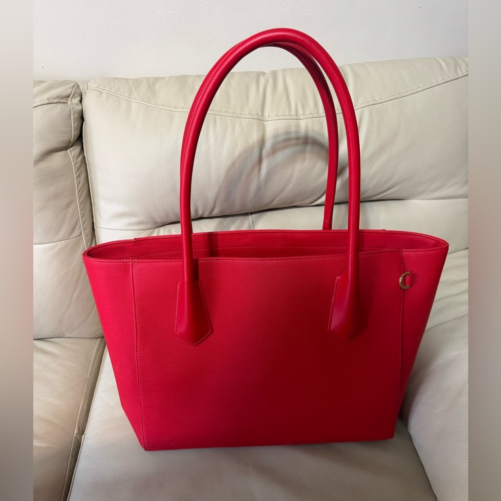 Dagne Dover Red Structured Tote Bag with Classic Design